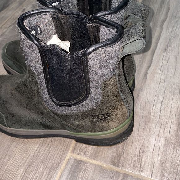 Men’s UGG winter boots size 10 check out pictures thanks main image 6